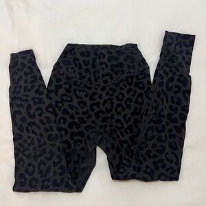 Black cheetah print leggings